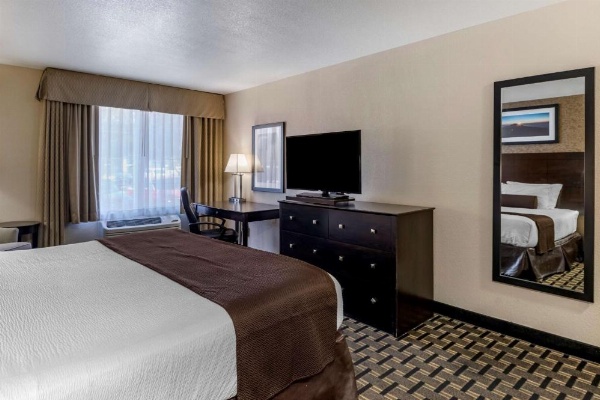 Best Western Plus Las Vegas West image 23