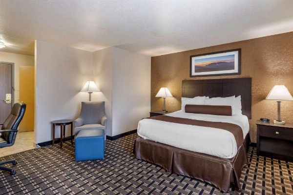 Best Western Plus Las Vegas West image 25